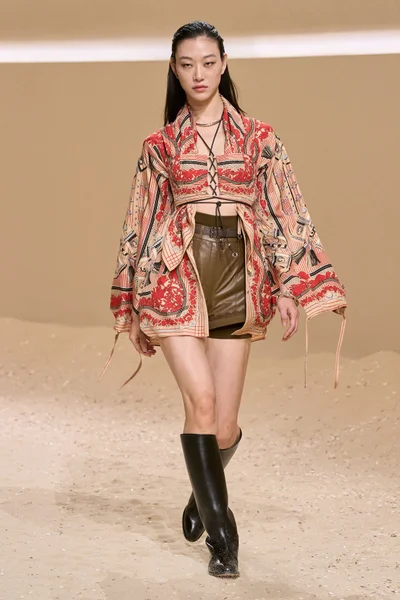 Look 25